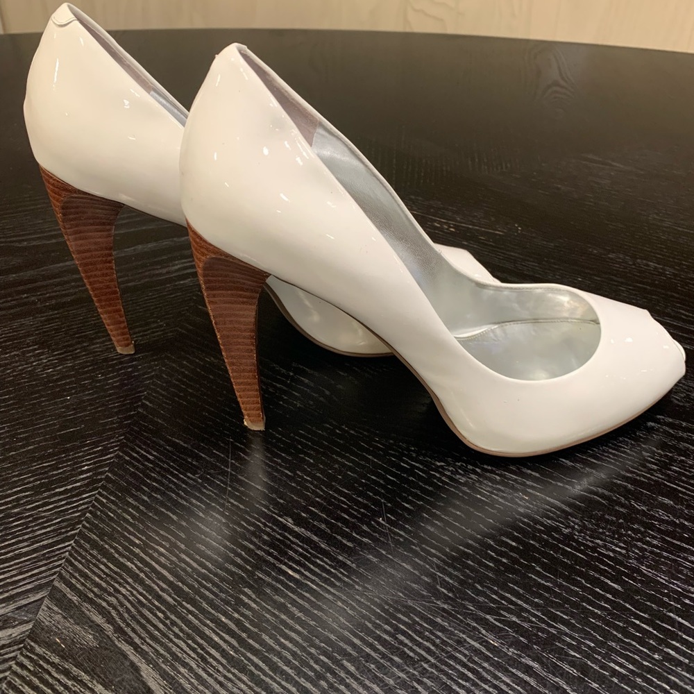 White heel shoes